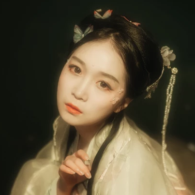 月夜莲灯女生头像，唯美古风真人头像