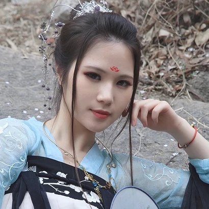 红颜佳人女生头像，唯美古风真人头像