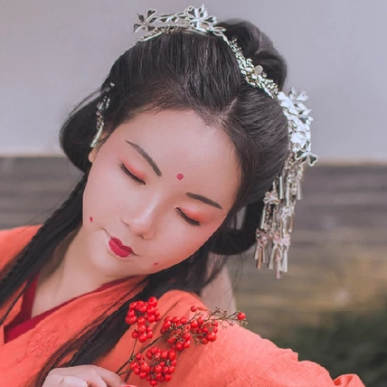 红豆相思红衣女生头像，唯美古风真人头像