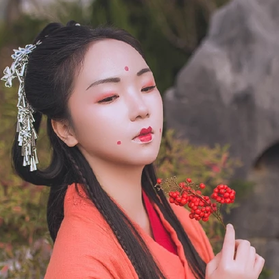 红豆相思红衣女生头像，唯美古风真人头像