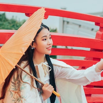 超萌可爱带团扇女生头像，唯美古风真人头像
