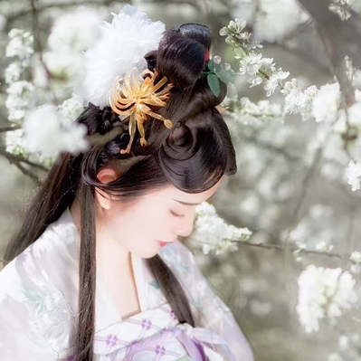 玉山清带伞女生头像，唯美古风真人头像