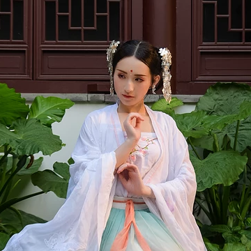 青山烟雨女生头像，唯美古风真人头像