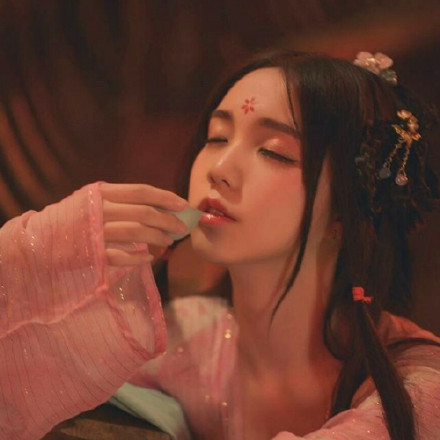 文艺清新女生头像，唯美古风真人头像