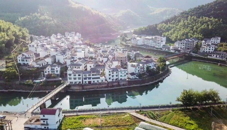 點叁民宿，千岛湖坐船赏景岂不诗意？