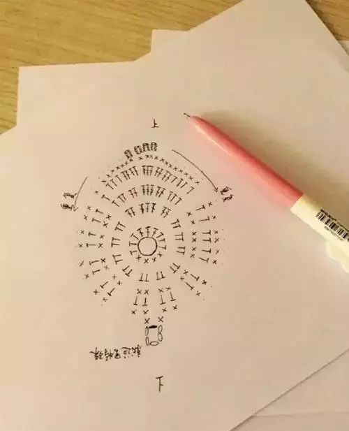 孔雀羽毛编织作品，惊艳众人！