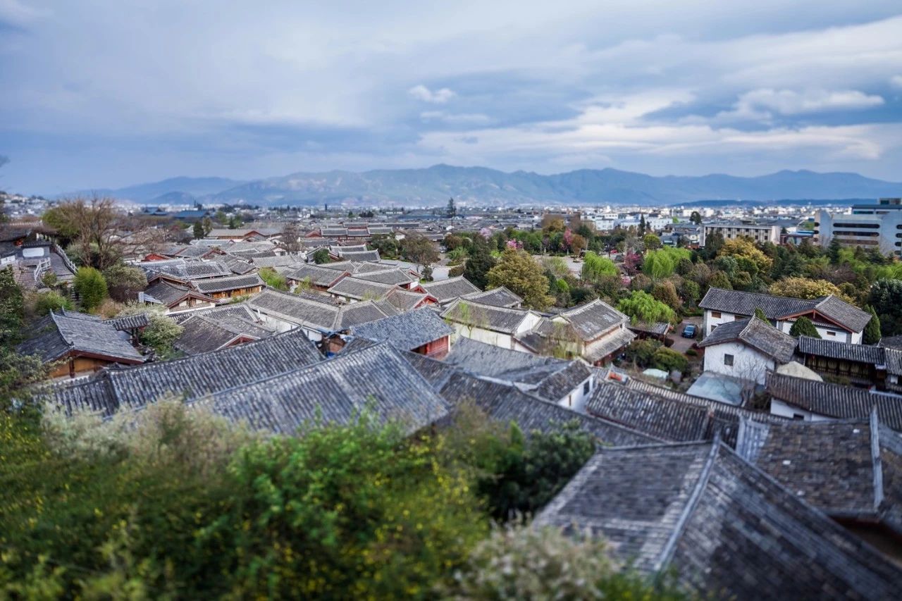 丽江·白马里，千年古城化作最美背景