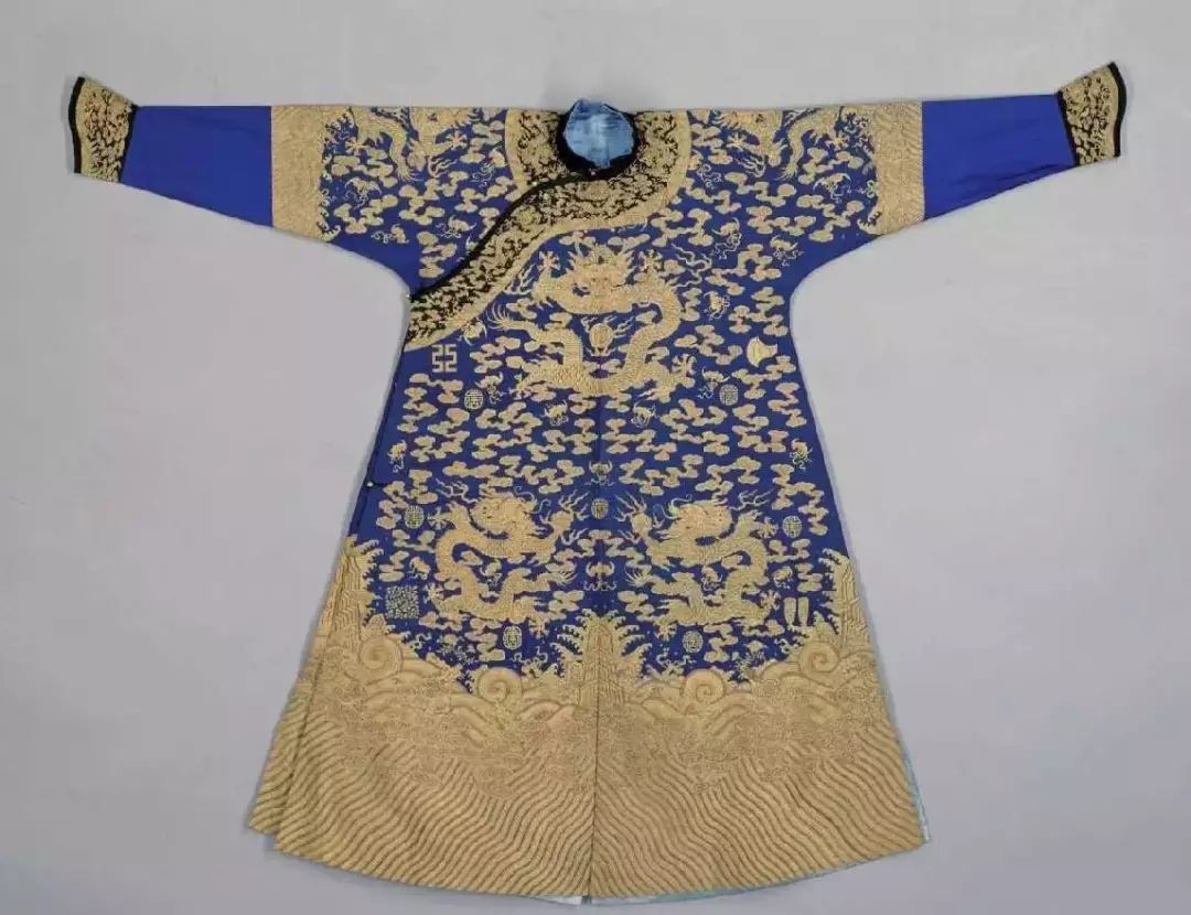宫中古装的分类：原来皇帝龙袍这么多讲究