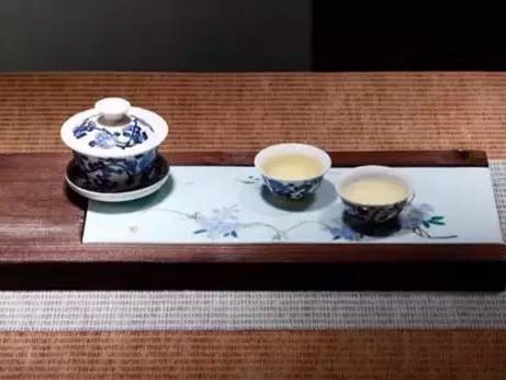 茶碗泡一杯心境平和茶
