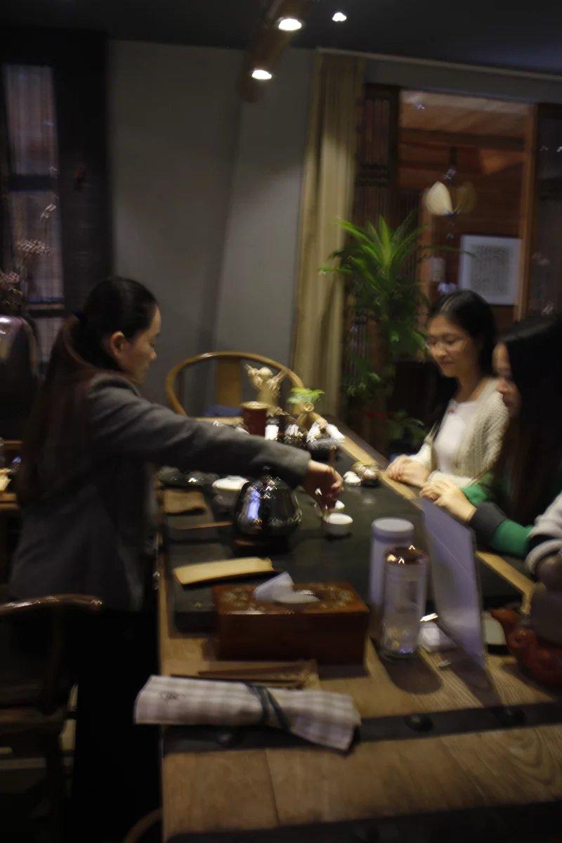 古典茶室美女泡茶品出茶的真谛和情趣 (3/24)