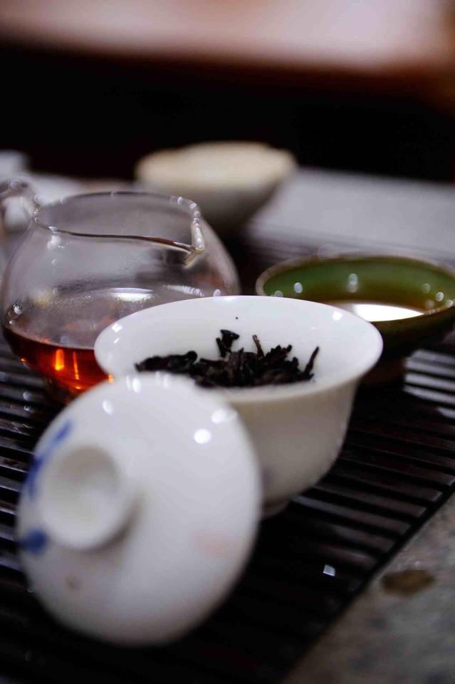 泡一杯温暖的熟茶摄影4