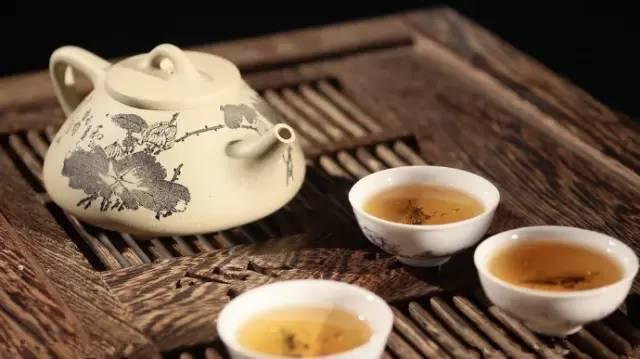 茶壶冲泡一壶茶品一杯茶
