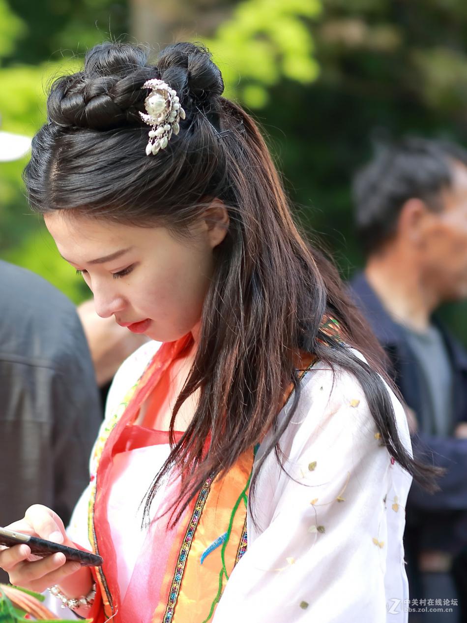 杭州西溪湿地的花仙子茶艺师泡茶摄影 (4/10)