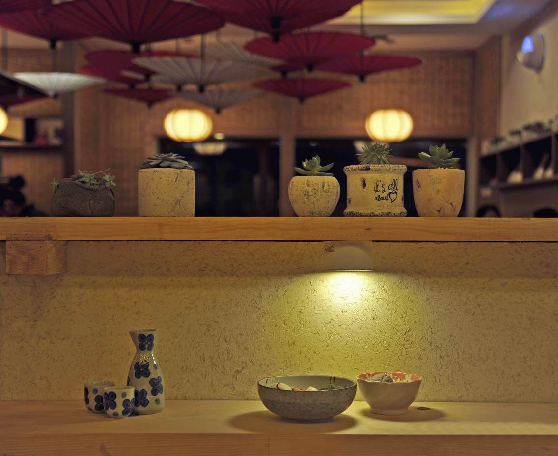 半饱甜品店