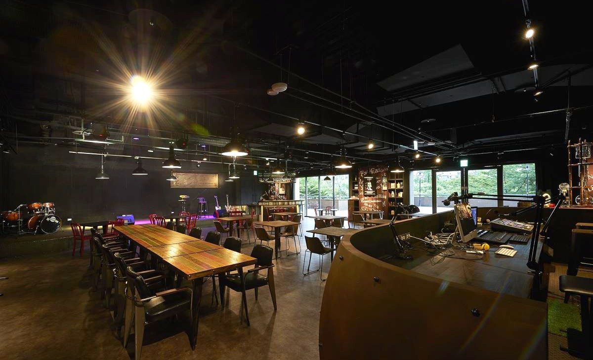 咖啡馆MIX 展演舞台解放前卫Loft 音乐摇滚魂！