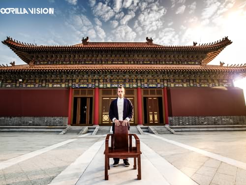 中国风老外唐装汉服家具摄影古