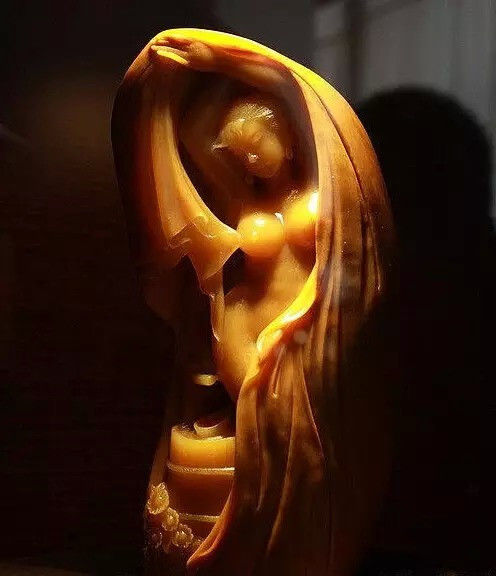 精美的彩玉雕刻睡美人（一）