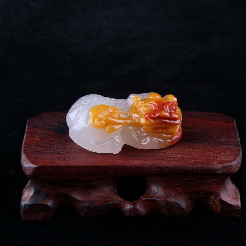 精美的现代黄龙玉雕艺术品（三十一）