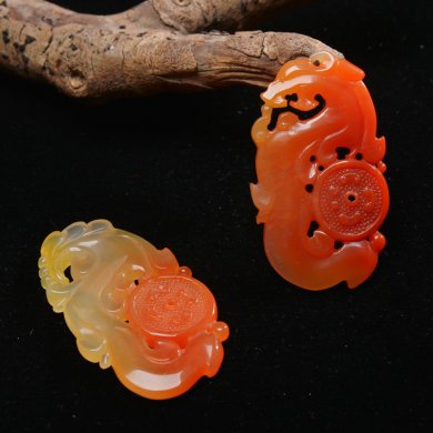 精美的现代黄龙玉雕艺术品（二