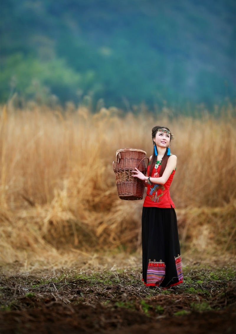 深山田园民族风韵服饰摄影艺术