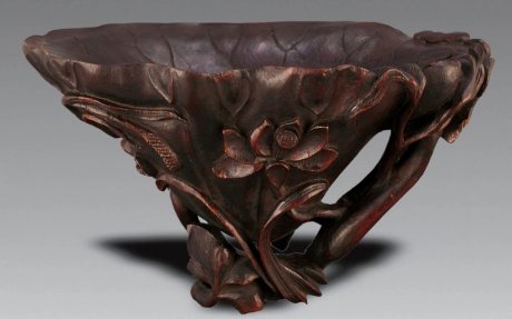 精美的中国传统沉香工艺品 