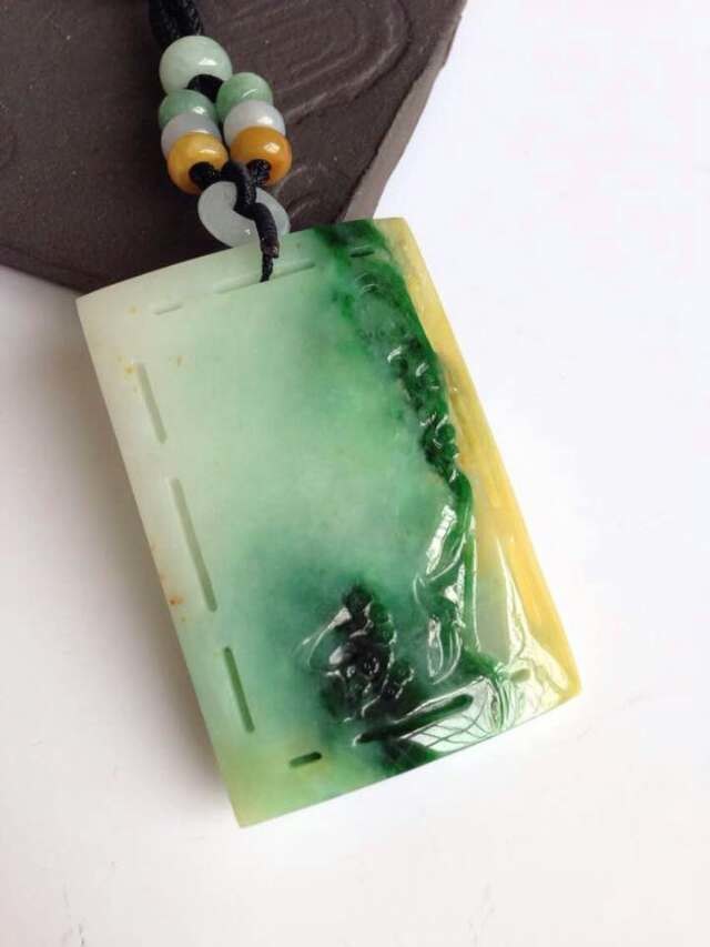 三彩松鹤延年玉石挂件艺术