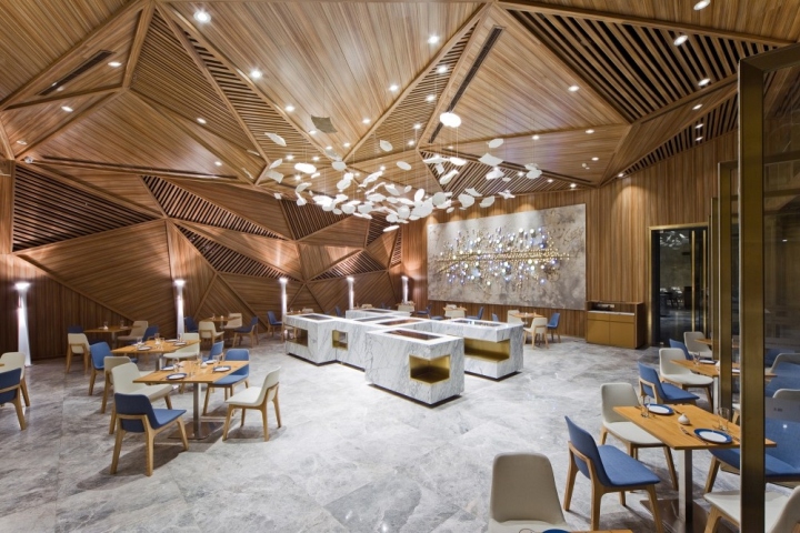 Panorama设计的中国成都Yue餐厅室内