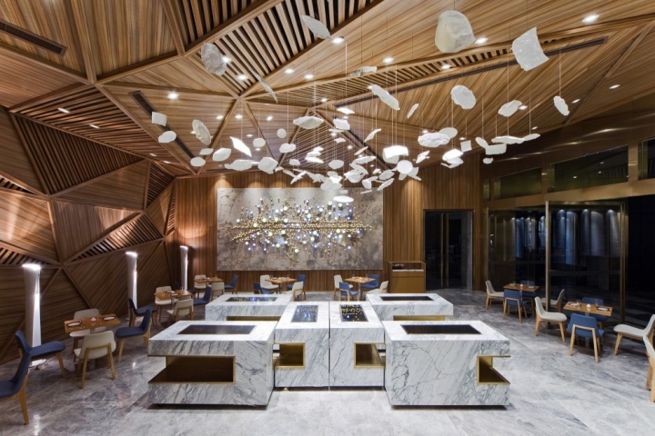 Panorama设计的中国成都Yue餐厅室内
