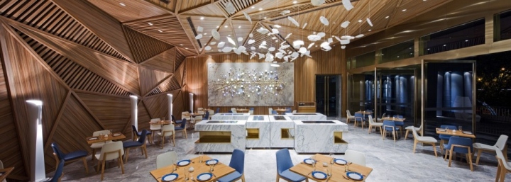 Panorama设计的中国成都Yue餐厅室内