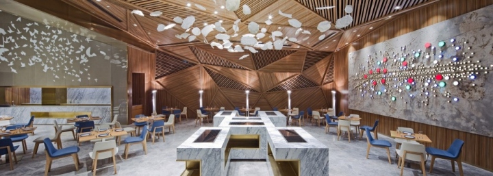 Panorama设计的中国成都Yue餐厅室内