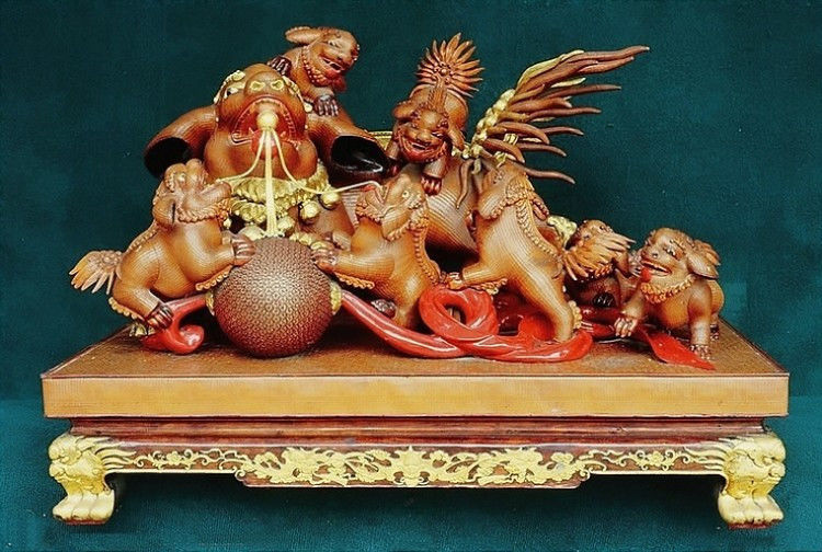 精美的中国现代竹编艺术工艺品