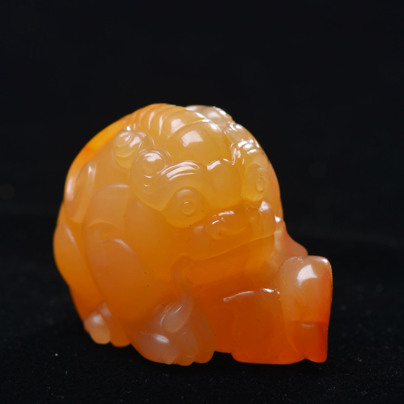 精美的现代黄龙玉雕艺术品（五）