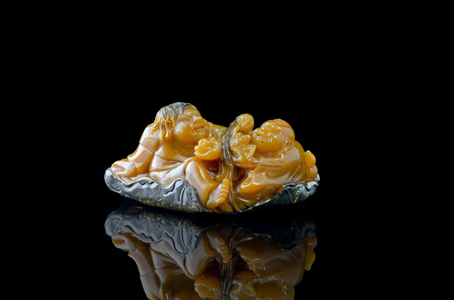 极品乌鸦皮田黄石雕刻艺术作品