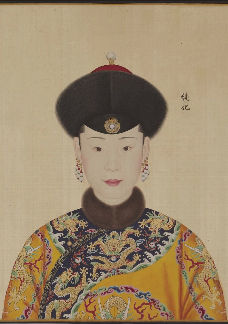 宫廷画家郎世宁的“乾隆及后妃图卷”