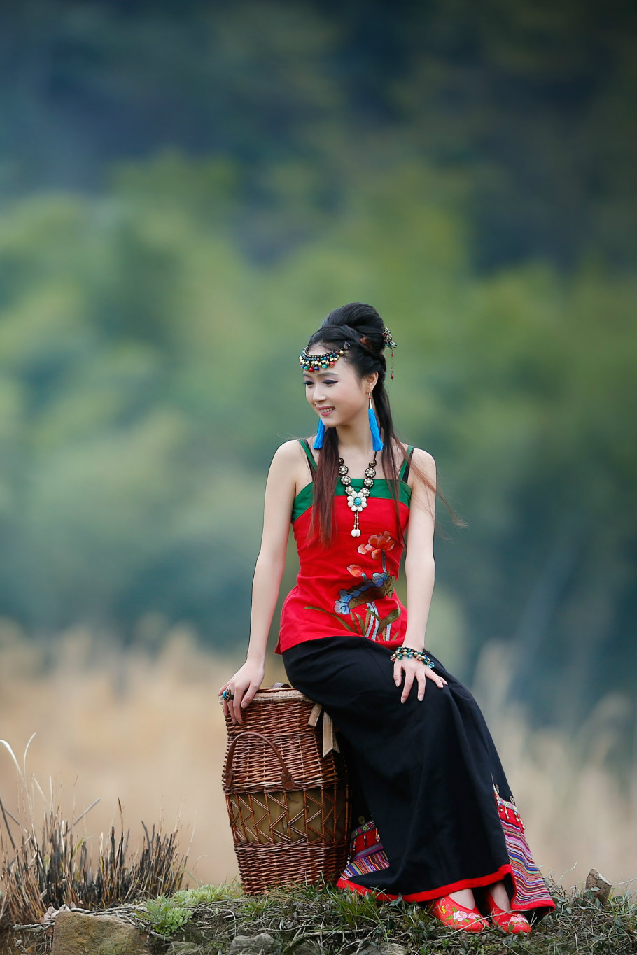山野里的春风淳朴的中国风服饰
