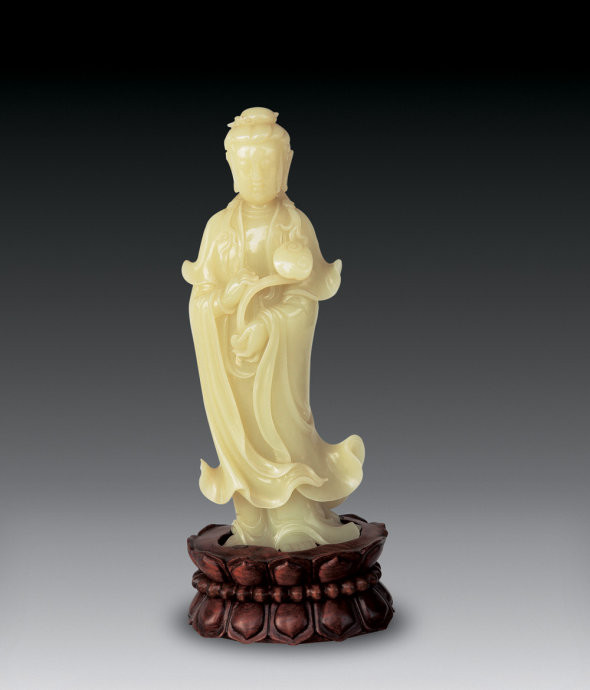 精美的黄玉雕刻艺术作品