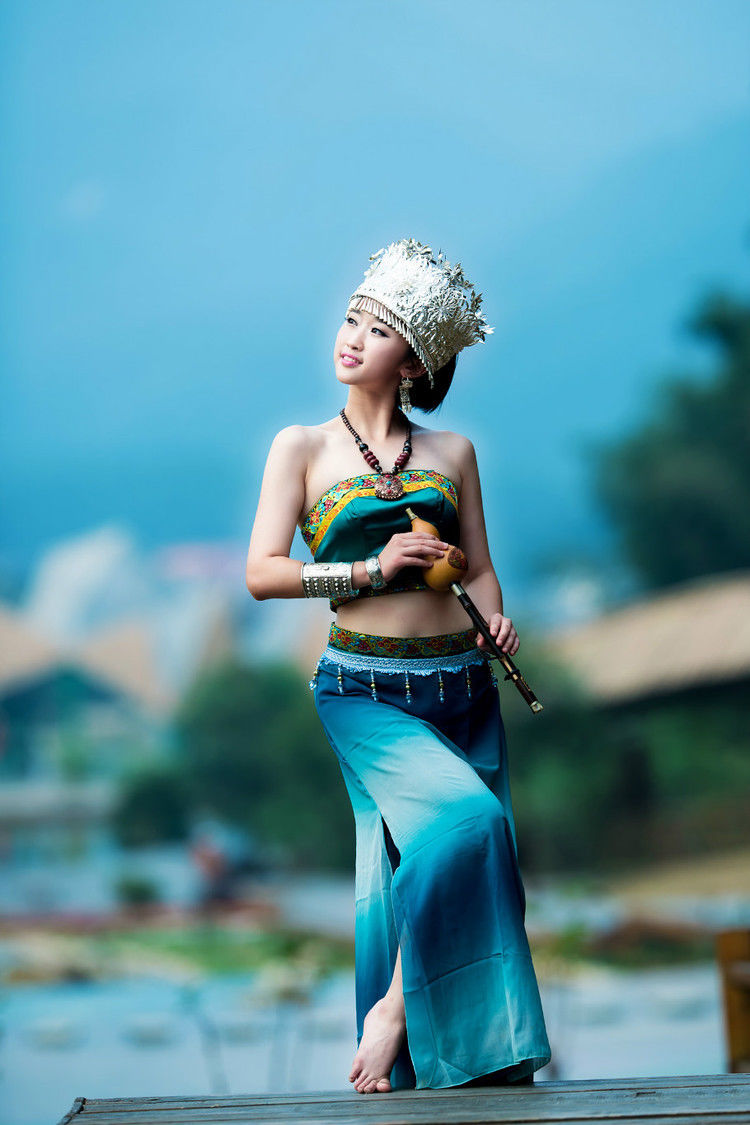 唯美苗寨风情服饰摄影艺术